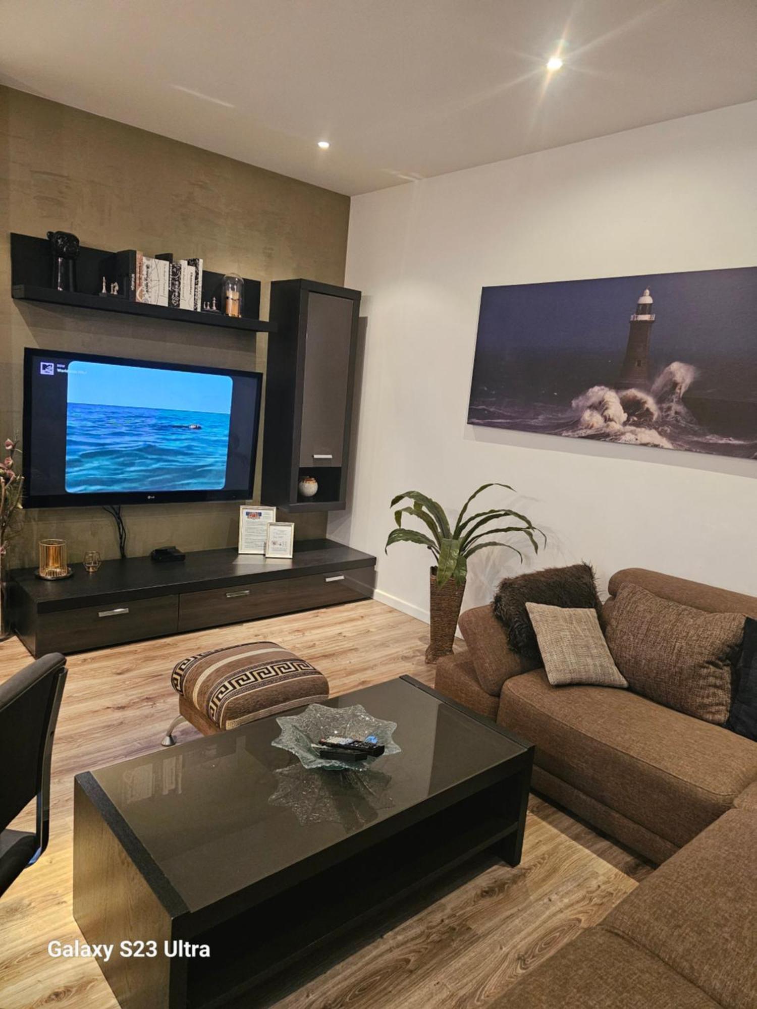 Modern 2 Bedroom In The Centre 公寓 里加